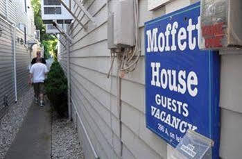 Moffett House Inn Провинстаун Экстерьер фото